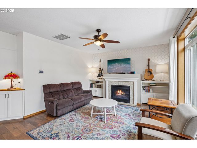 38619 MILLER St, Sandy, OR 97055