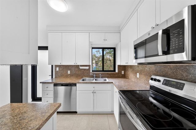 3255 SW 60th Ave, Miami, FL 33155