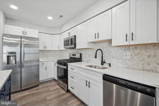 9 MEADOW LN, Delran, NJ 08075