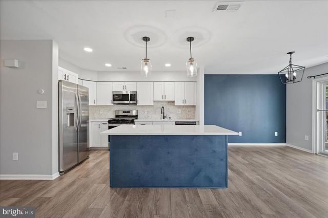 9 MEADOW LN, Delran, NJ 08075