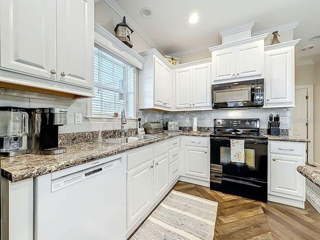 110 FOREST BOULEVARD, Wildwood, FL 34785