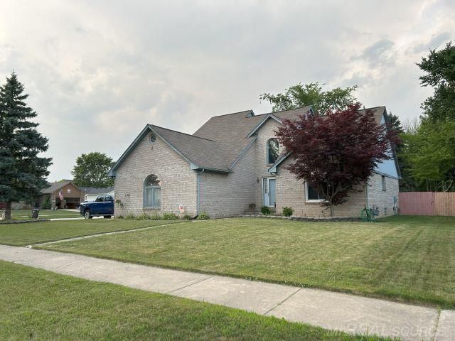 28691 Yorkshire Drive, Chesterfield Twp, MI 48047