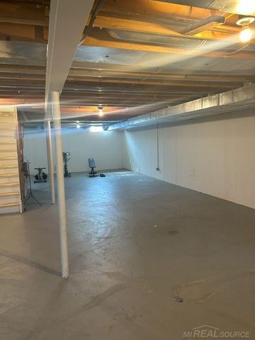 28691 Yorkshire Drive, Chesterfield Twp, MI 48047