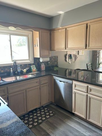 28691 Yorkshire Drive, Chesterfield Twp, MI 48047