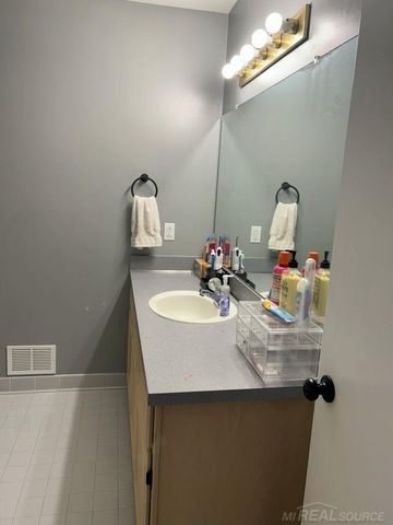 28691 Yorkshire Drive, Chesterfield Twp, MI 48047