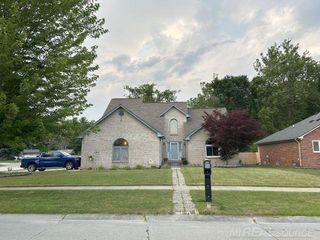 28691 Yorkshire Drive, Chesterfield Twp, MI 48047