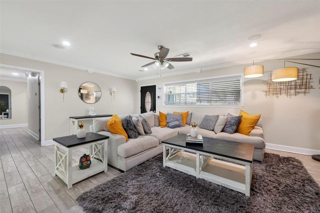 1215 Lawrence Street, Rosenberg, TX 77471