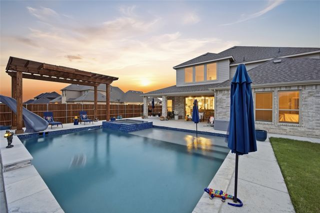 330 Penrose Drive, Ovilla, TX 75154