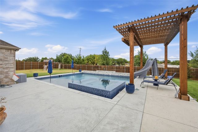 330 Penrose Drive, Ovilla, TX 75154