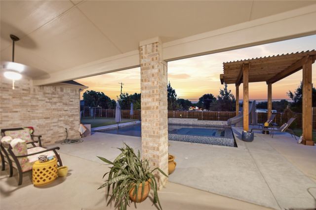 330 Penrose Drive, Ovilla, TX 75154