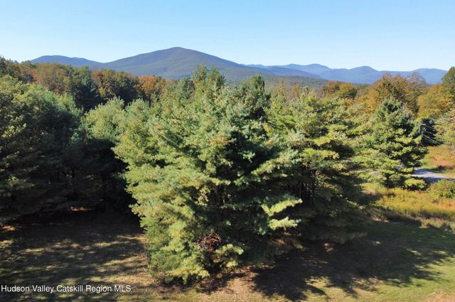 679 Vly Road, Stone Ridge, NY 12484