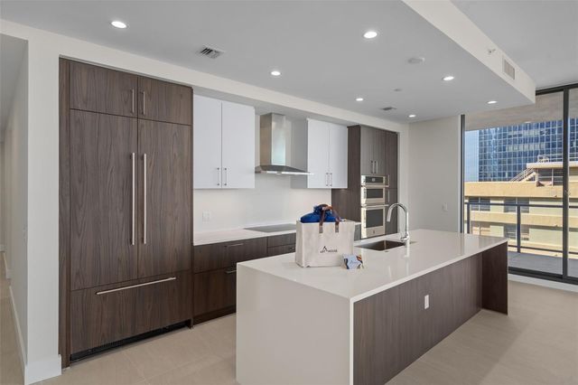 275 1ST AVENUE S 1001, St Petersburg, FL 33701