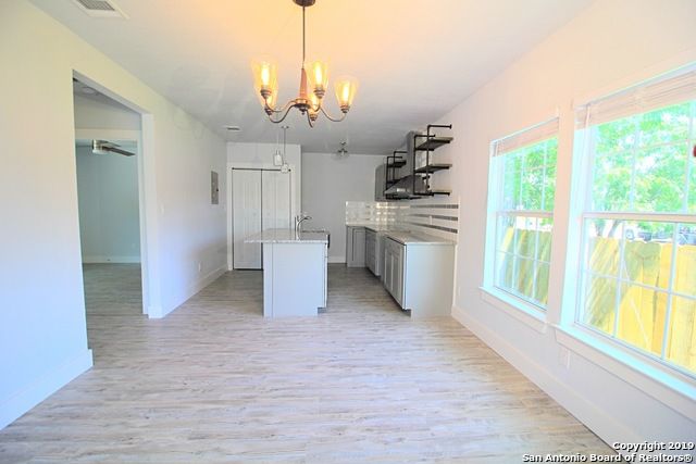 707 S Olive St Unit A, San Antonio, TX 78203