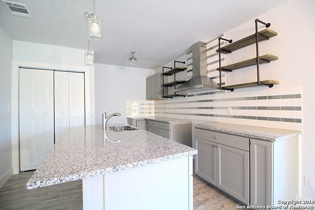 707 S Olive St Unit A, San Antonio, TX 78203