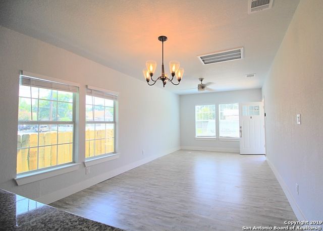 707 S Olive St Unit A, San Antonio, TX 78203