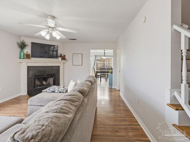 446 Sandy Ridge Cir, Mary Esther, FL 32569