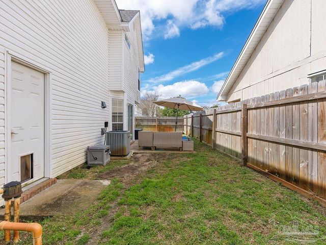 446 Sandy Ridge Cir, Mary Esther, FL 32569
