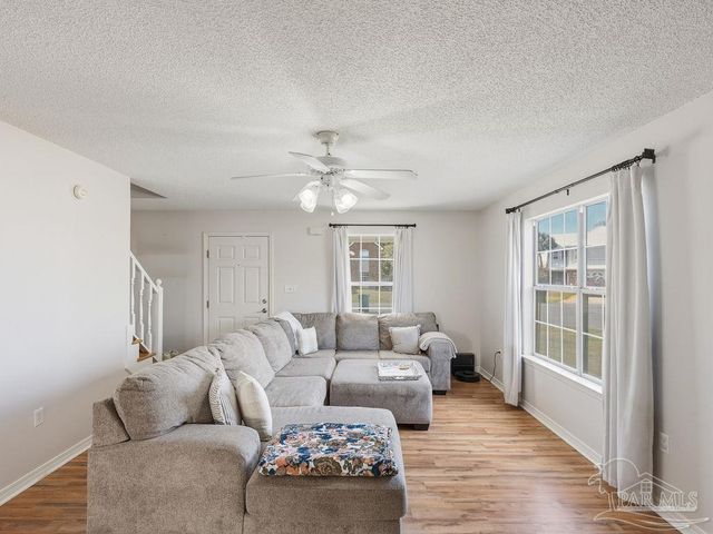 446 Sandy Ridge Cir, Mary Esther, FL 32569