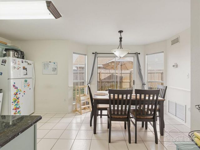 446 Sandy Ridge Cir, Mary Esther, FL 32569