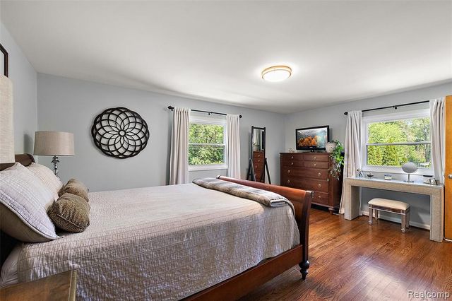 6804 Spruce Drive, Bloomfield Hills, MI 48301