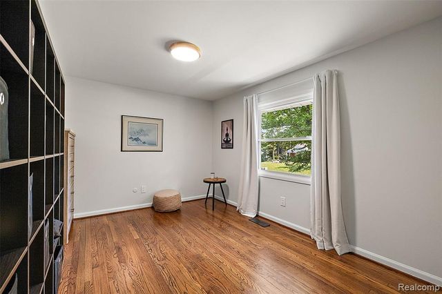 6804 Spruce Drive, Bloomfield Hills, MI 48301