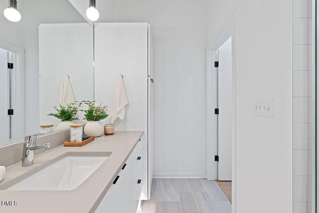 521 N Mangum Street 33, Durham, NC 27701