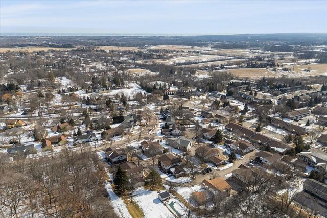 N19W5342 Pierce COURT, Cedarburg, WI 53012