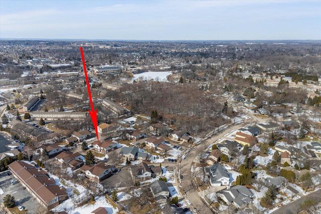 N19W5342 Pierce COURT, Cedarburg, WI 53012