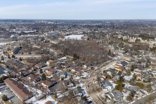 N19W5342 Pierce COURT, Cedarburg, WI 53012