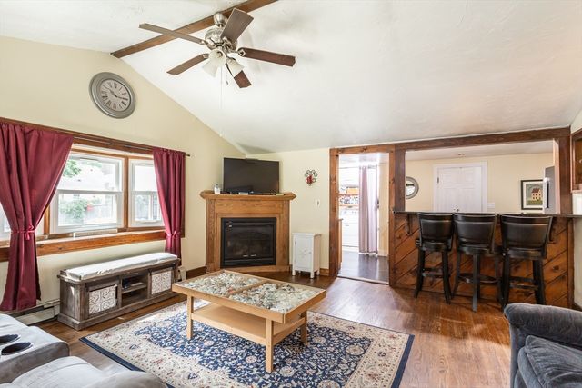 58 Chestnut Rd, Halifax, MA 02338