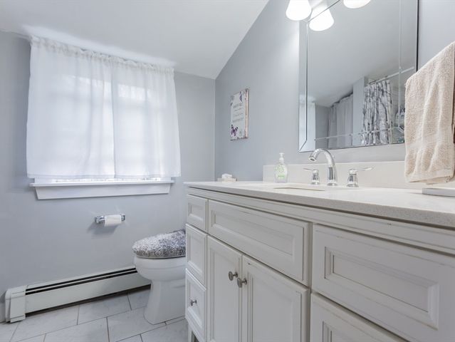 58 Chestnut Rd, Halifax, MA 02338