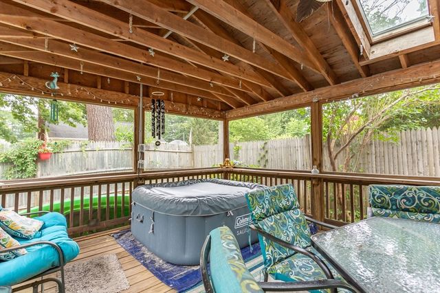 58 Chestnut Rd, Halifax, MA 02338