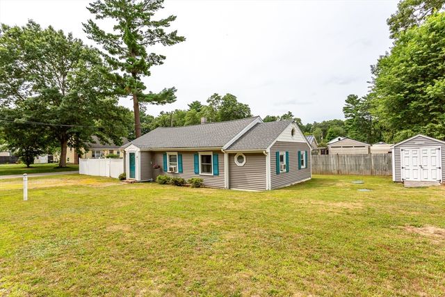 58 Chestnut Rd, Halifax, MA 02338