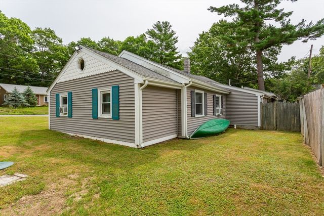 58 Chestnut Rd, Halifax, MA 02338
