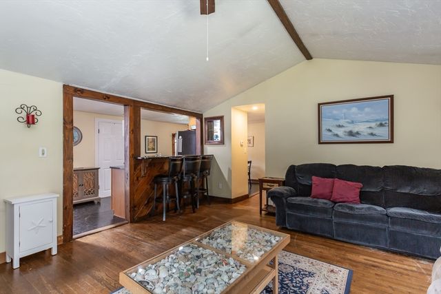 58 Chestnut Rd, Halifax, MA 02338