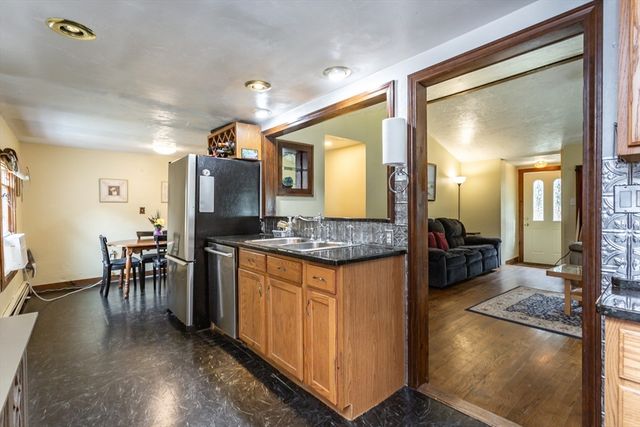 58 Chestnut Rd, Halifax, MA 02338