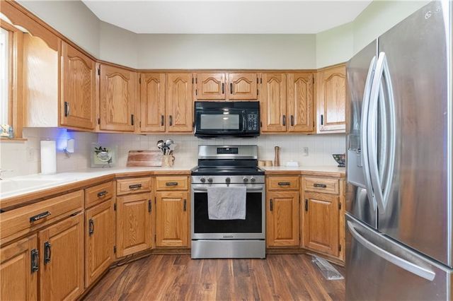 17429 Coffin Road, Leavenworth, KS 66048