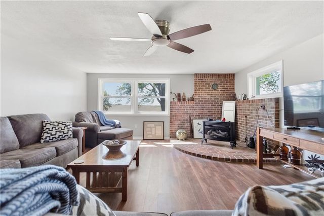 17429 Coffin Road, Leavenworth, KS 66048