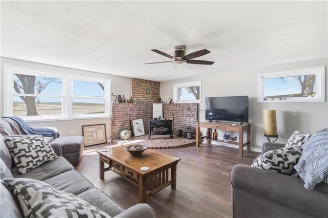 17429 Coffin Road, Leavenworth, KS 66048