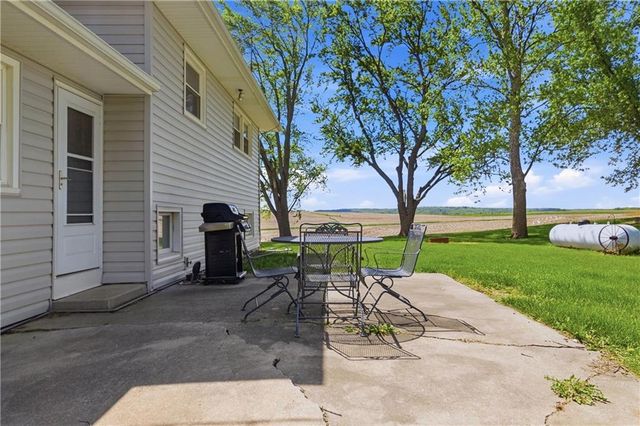 17429 Coffin Road, Leavenworth, KS 66048