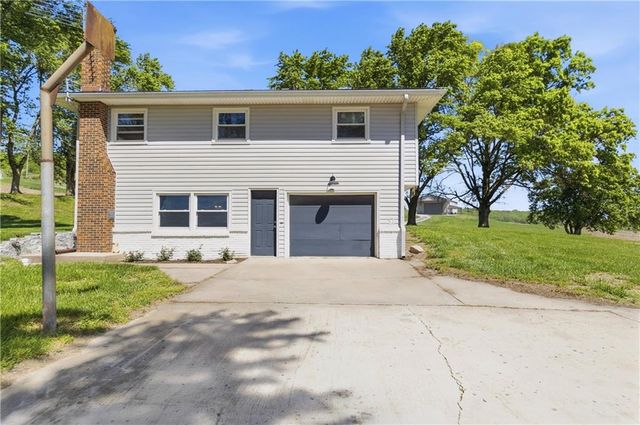 17429 Coffin Road, Leavenworth, KS 66048