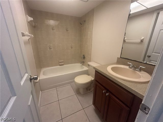 215-217 SE 23rd PL 215, Cape Coral, FL 33990