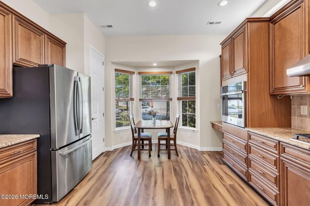 20 Hazeltine Lane, Jackson, NJ 08527