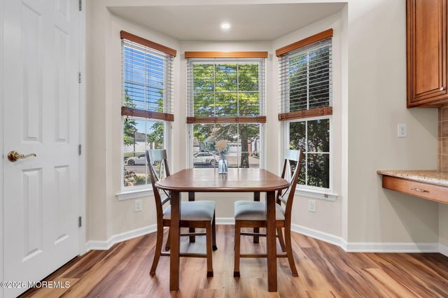 20 Hazeltine Lane, Jackson, NJ 08527