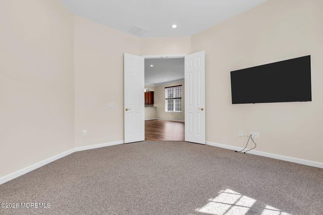 20 Hazeltine Lane, Jackson, NJ 08527