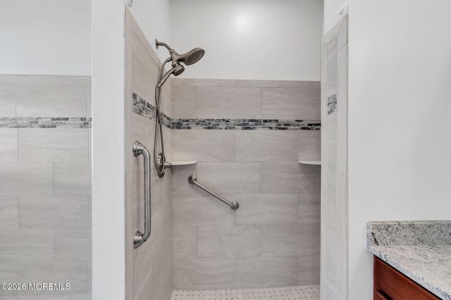 20 Hazeltine Lane, Jackson, NJ 08527