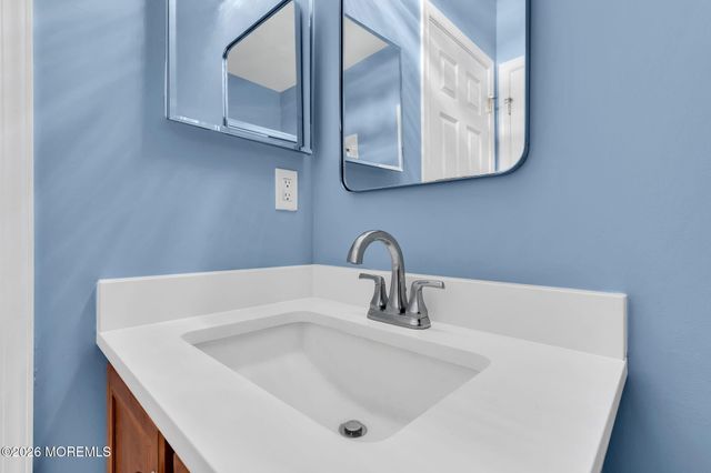 20 Hazeltine Lane, Jackson, NJ 08527