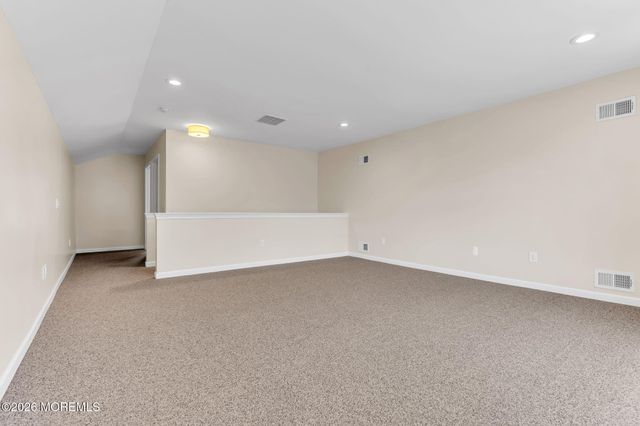 20 Hazeltine Lane, Jackson, NJ 08527