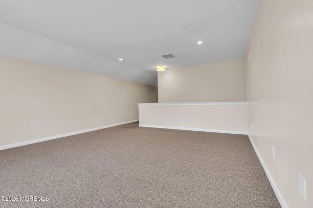 20 Hazeltine Lane, Jackson, NJ 08527