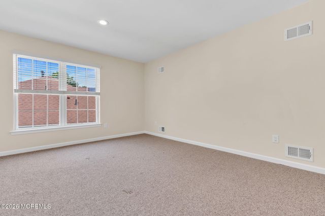 20 Hazeltine Lane, Jackson, NJ 08527